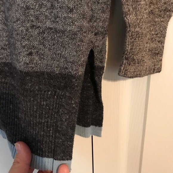 GAP X-Small Colorblock Turtleneck Sweater Tunic Turtleneck Shawl Collar Neutral - Picture 4 of 8